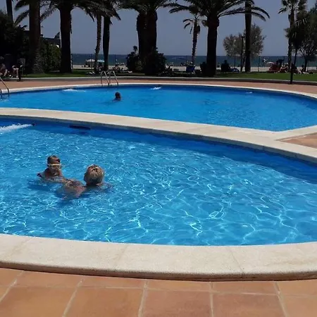Premiere Ligne De Avec Piscine Apartament