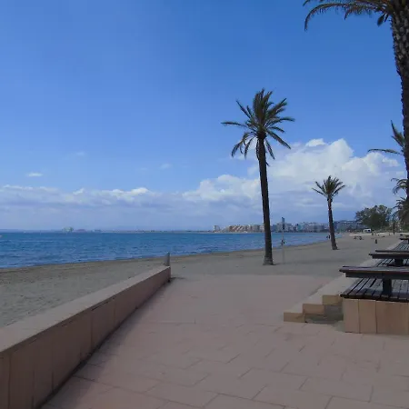 Premiere Ligne De Avec Piscine Apartament Roses