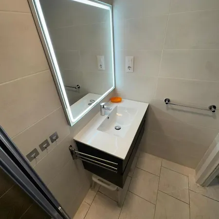 Premiere Ligne De Avec Piscine